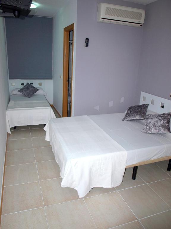 Hostal El Parque San Martín de la Vega Zewnętrze zdjęcie